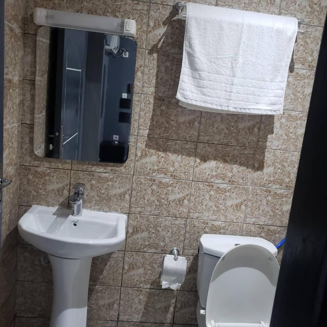 Hotel Sunrise Center Bonapriso 111 Duala Zewnętrze zdjęcie